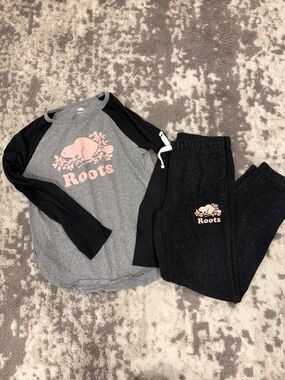 Roots Grey Raglan Top & Black Joggers with Pink Logo